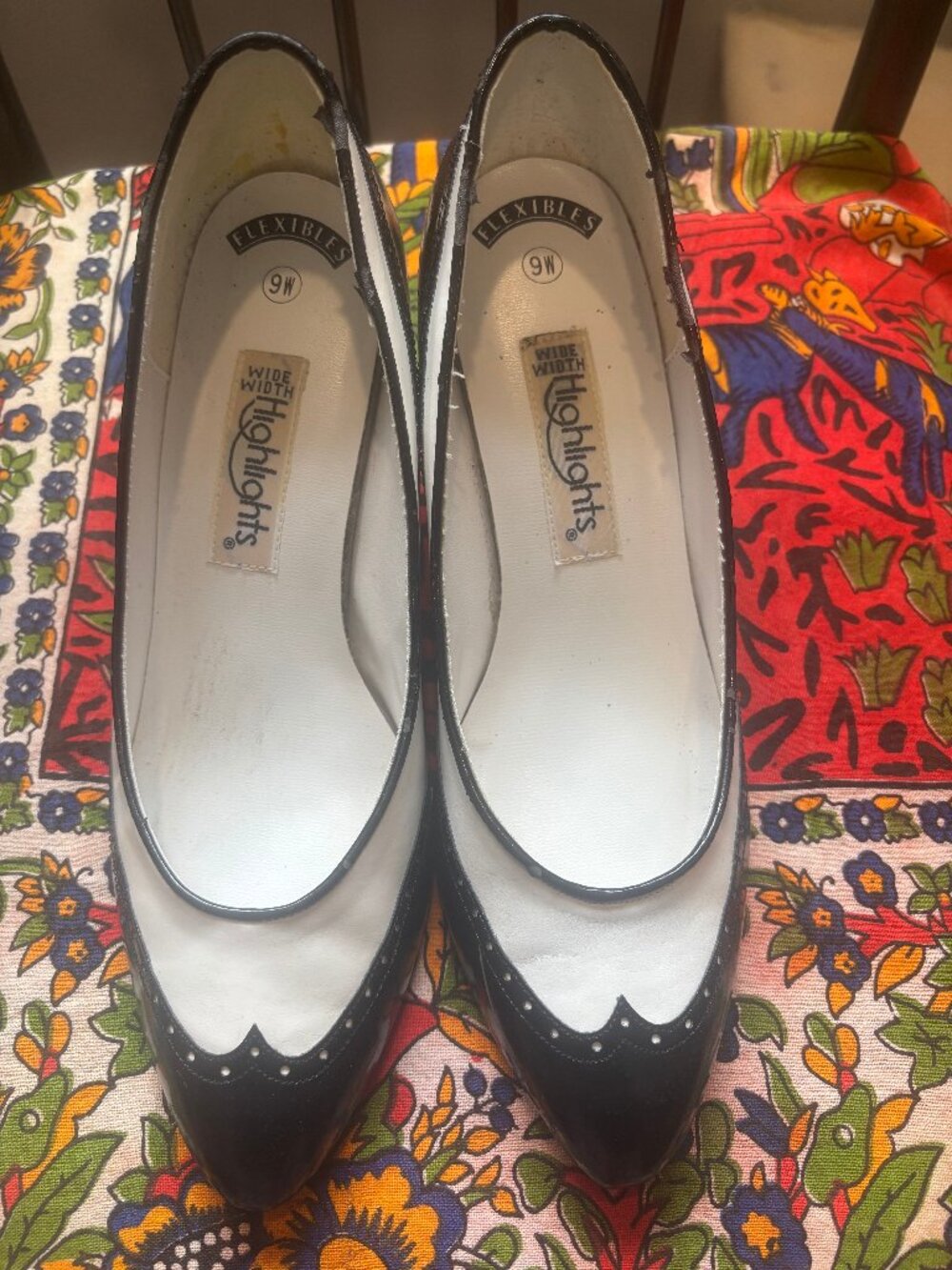 Vintage Highlights Flexibles Black & White Spectator Pumps Wingtip Heeled Shoes